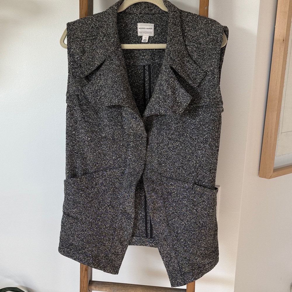 Melrose and Market Women's Gray Sleeveless Vest